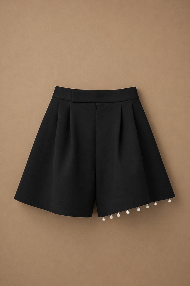 Asymmetrical cut shorts